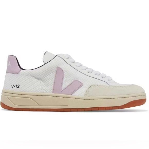 Veja Shoes - Veja Women's V-12 Low Top Sneaker Shoes | Size 9